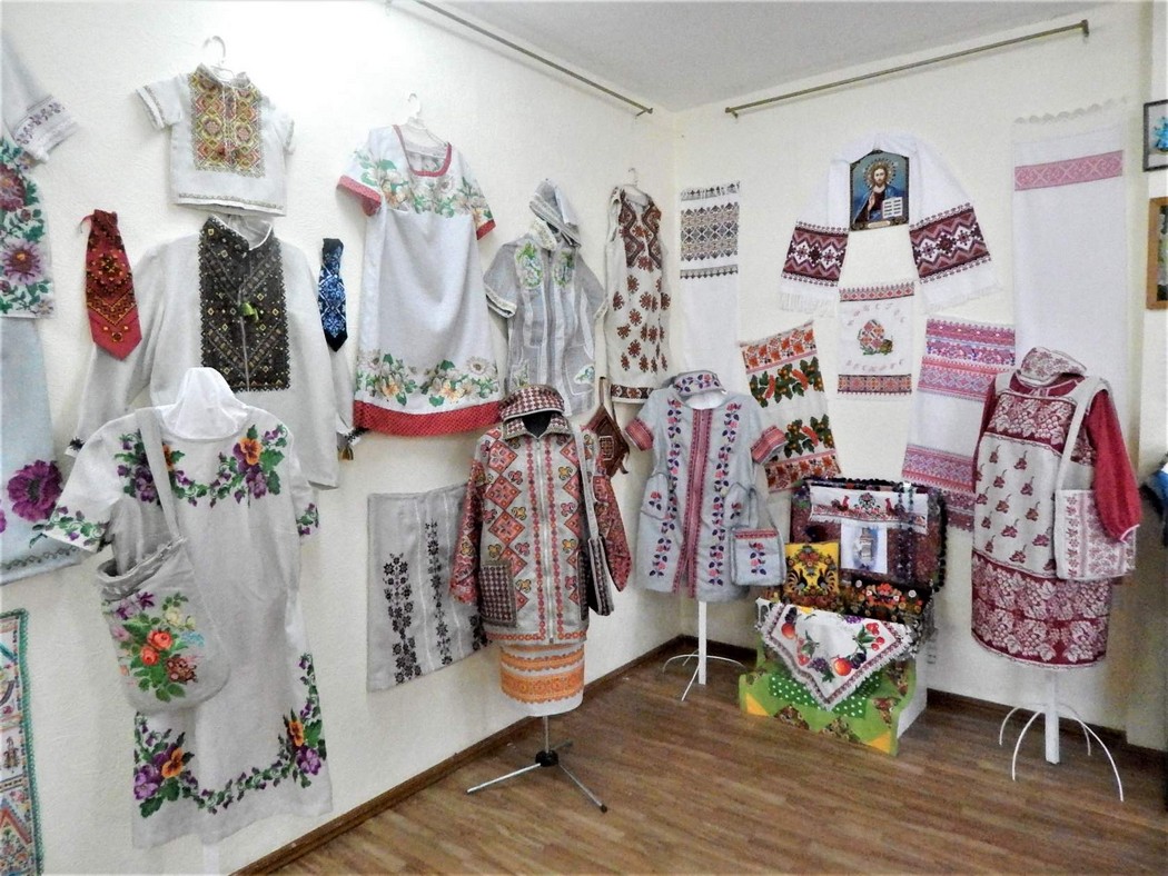 В Тайшете работает выставка авторской коллекции одежды &#171;Городинские мотивы&#187;