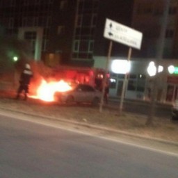 В Ангарске неизвестные ночью сожгли автомобиль Nissan Sunny
