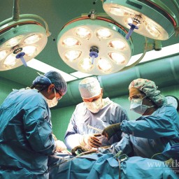 Иркутские хирурги провели сложную операцию по удалению гигантского загрудинного зоба