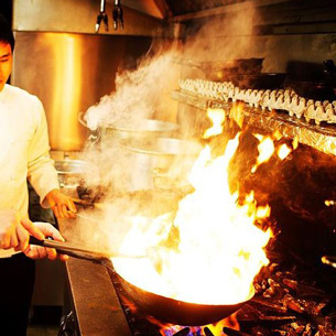 Иркутский ресторан заплатит четверть миллиона за «прибившегося» повара из КНР