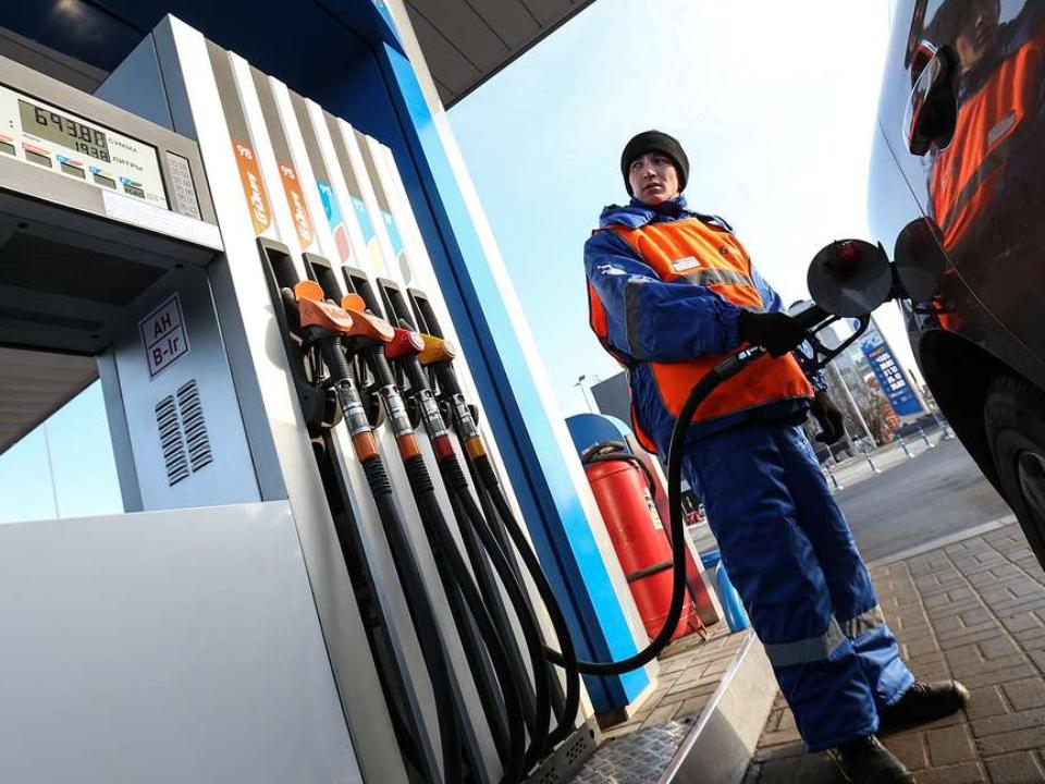 Вопреки тренду: в Иркутске подешевел бензин