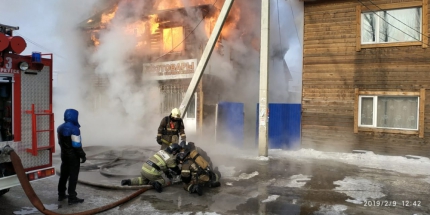 За одну ночь в Иркутске потушили двенадцать пожаров