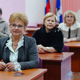 Депутаты и ученые в Иркутске прошли собеседование по русскому языку для девятиклассников