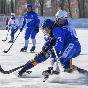 В Иркутске стартовал чемпионат России среди женских команд по хоккею с мячом