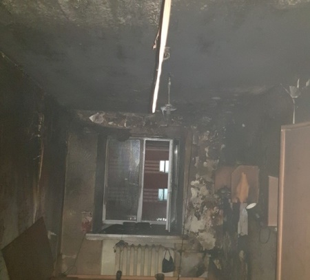 Из горящего общежития в Иркутске эвакуировали более 500 жильцов