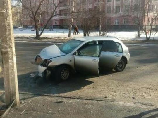 Пьяный иркутянин устроил ДТП: машина на крыше, пассажир в больнице