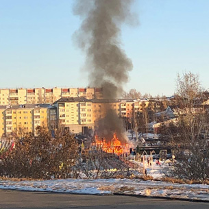 Замыкание электропроводки могло стать причиной пожара в ледовом городке в Иркутске