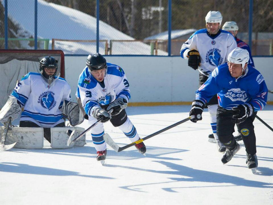 В рамках проекта НХЛ «Студеный лед» под Ангарском прошел зрелищный матч