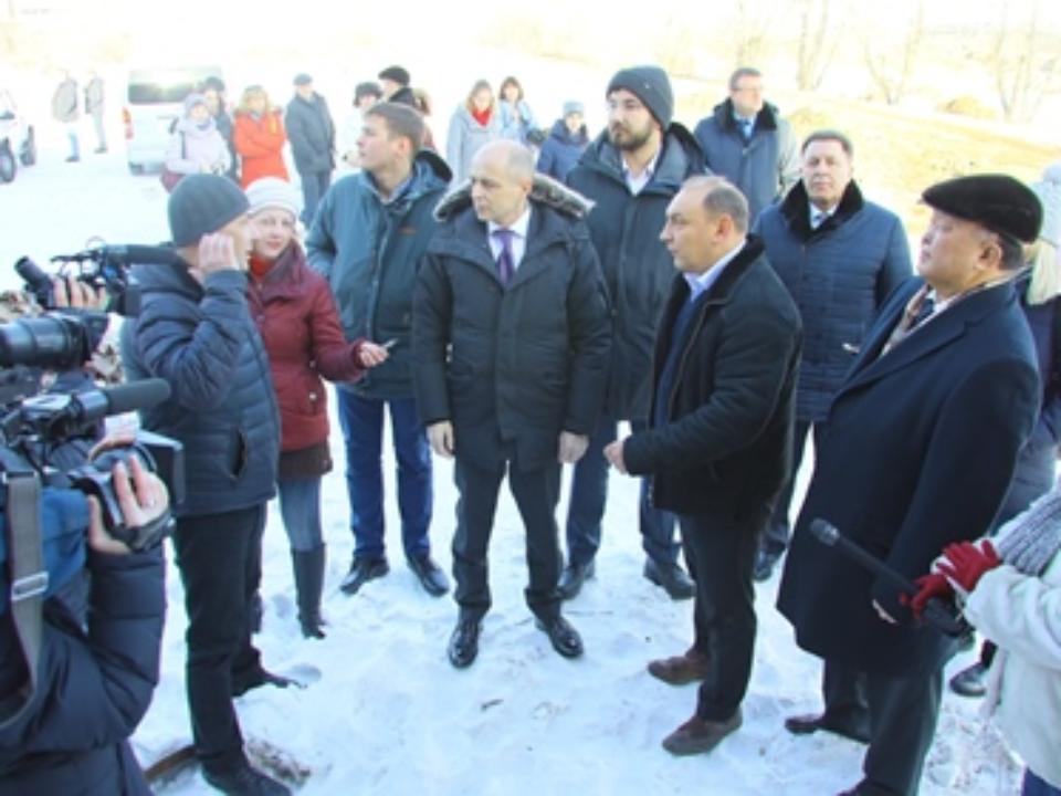 Председатель ЗС Приангарья Сергей Сокол и депутаты выехали на площадку Усольехимпрома