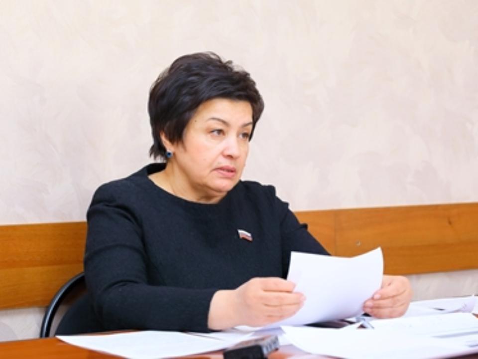 Обращение депутатов ЗС Иркутской области об увеличении учебных расходов подписали более 3,7 тысячи человек