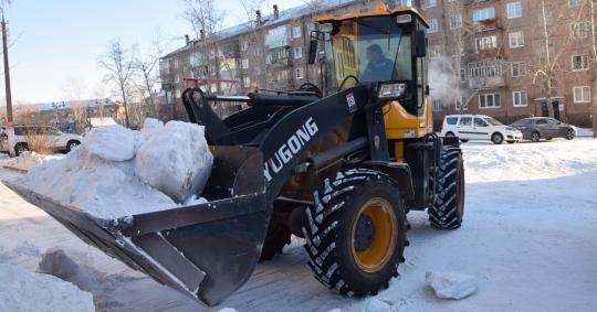 Мэр Братска Сергей Серебренников предложил ускорить уборку снега во дворах