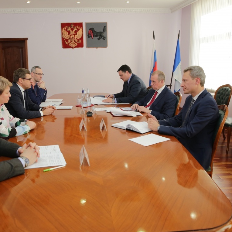 Сергей Левченко и представители «ИНК» обсудили проект по созданию газохимического комплекса в Прибайкалье