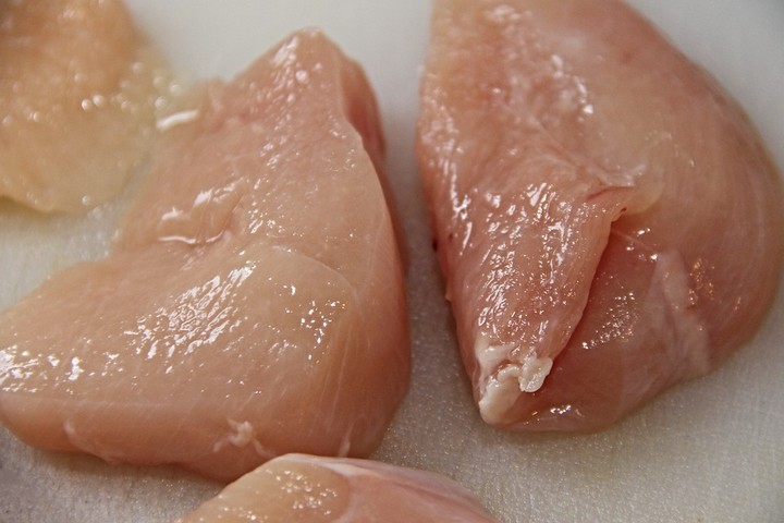 Тайшетцев предупредили о заражённой куриной продукции