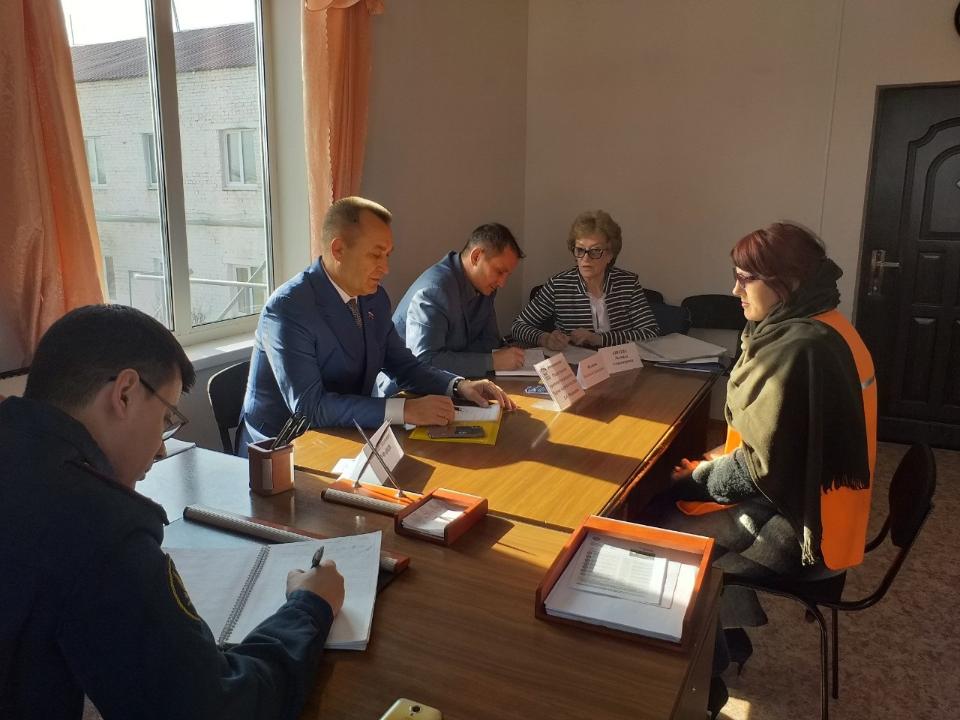 Сотрудники иркутской приемной председателя ЕР встретились с осужденными в ИК-11