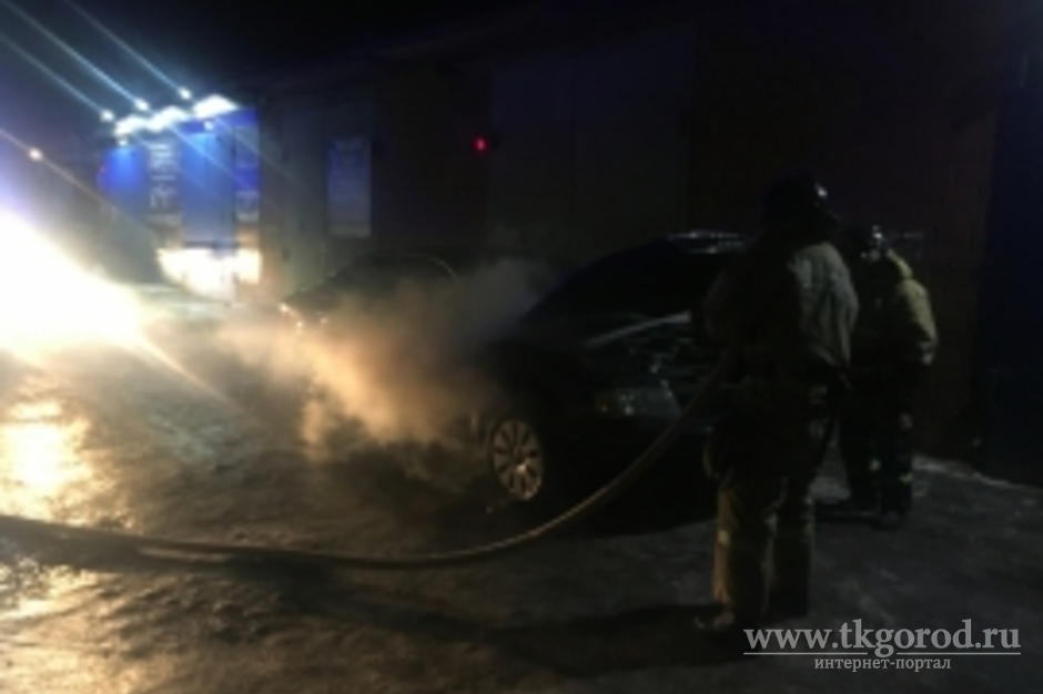 Вчера на улице Коммунальной в Братске горел автомобиль Audi A6