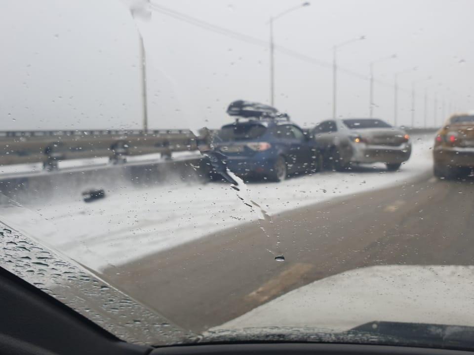 Аномальный снегопад спровоцировал утром понедельника в Иркутске 9-балльные пробки