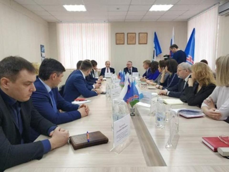 Сергей Сокол и депутаты ЗС находятся в рабочей поездке в Усть-Илимске