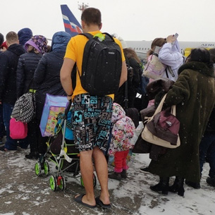 Отпускник покинул аэропорт Иркутска сразу в курортном наряде