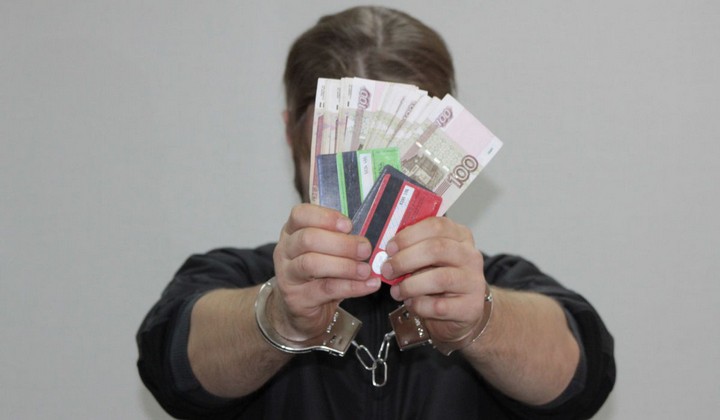 Житель Чуны попался на традиционную уловку мошенников и лишился 14 тысяч рублей