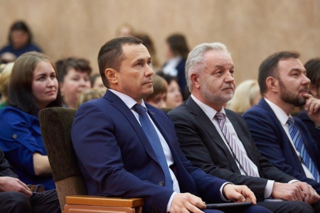 Дмитрий Бердников принял участие в городском собрании родителей Правобережного округа