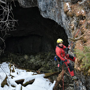 Стерильной пещере в Ольхонском районе присваивают статус памятника