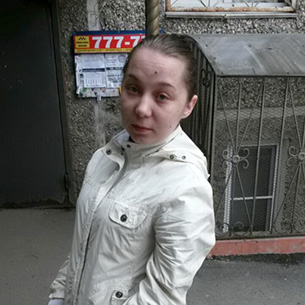 Под Иркутском бездомная девушка под угрозой ножа отняла у собутыльника ноутбук