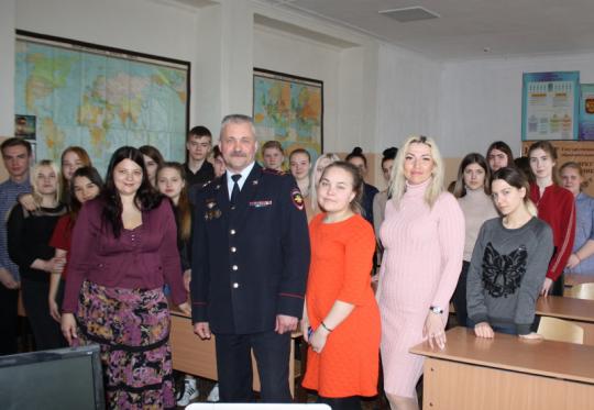 Студентов Ангарска, желающих стать полицейскими, ознакомили со спецификой работы