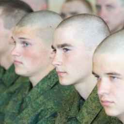 За уклонение от службы в армии грозит штраф до 200 000 рублей или лишение свободы до двух лет