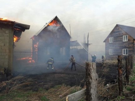 Крупный пожар на лесопилке произошел в Грановщине Иркутского района