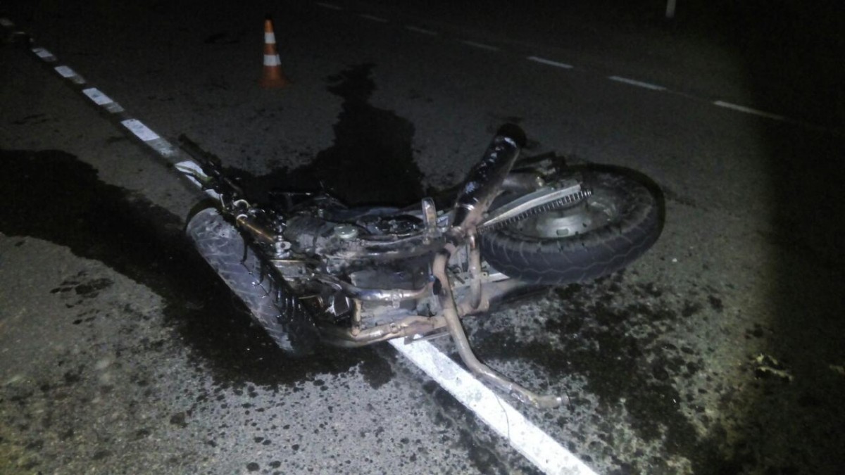 Мотоциклист скончался после столкновения с машиной на Байкальском тракте