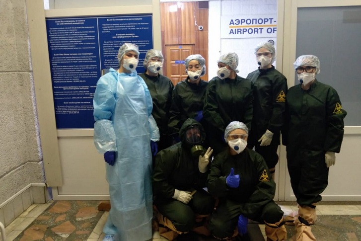 Медики закончили забор анализов у прибывших вечерним рейсом из Бангкока в Иркутск