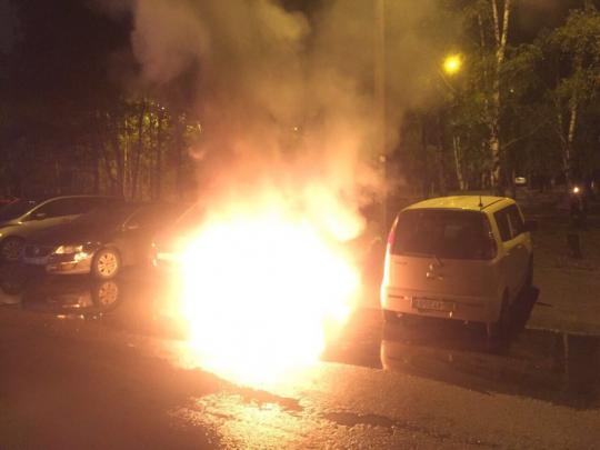 Некто ночью спалил иномарку в Иркутске