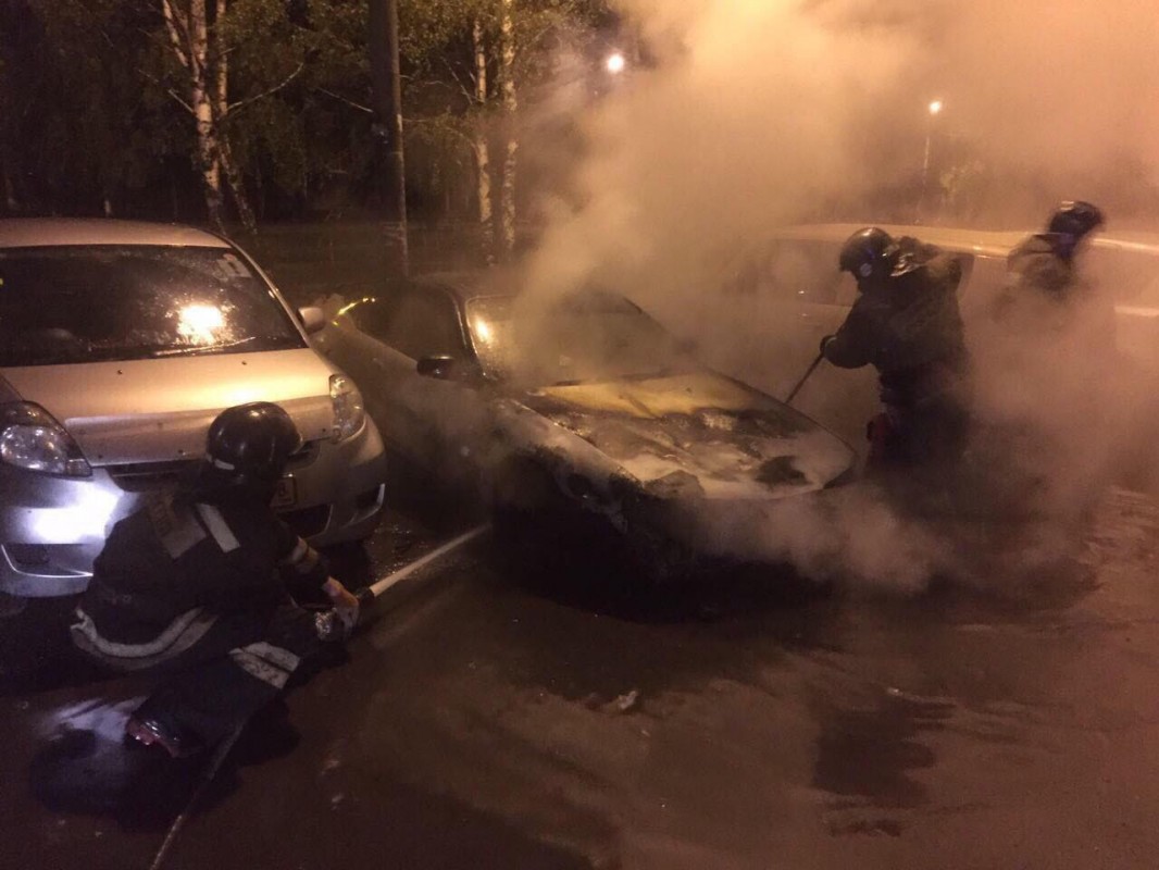 Автомобиль Honda Prelude сгорел на улице Байкальской в Иркутске