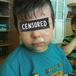 Воспитательница из Ангарска выложила в Instagram фото ребенка с заклеенным ртом