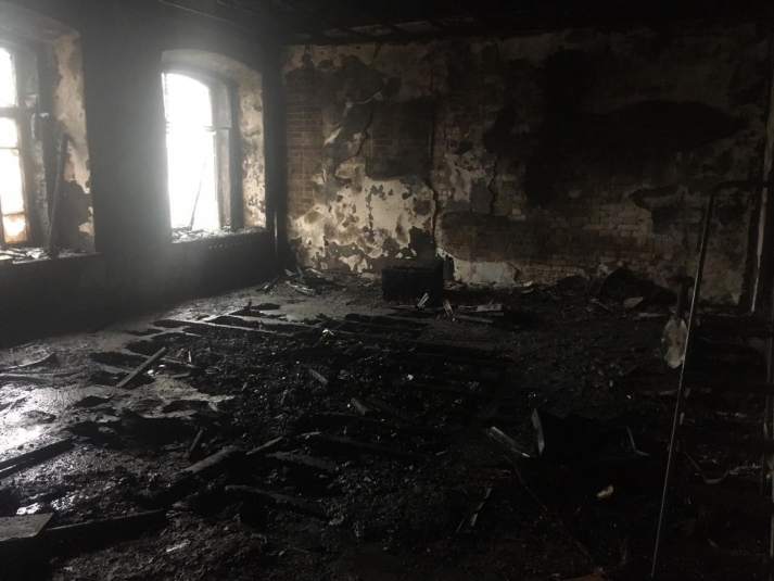 Мужчина погиб во время пожара в здании Вальдорфской школы в Иркутске