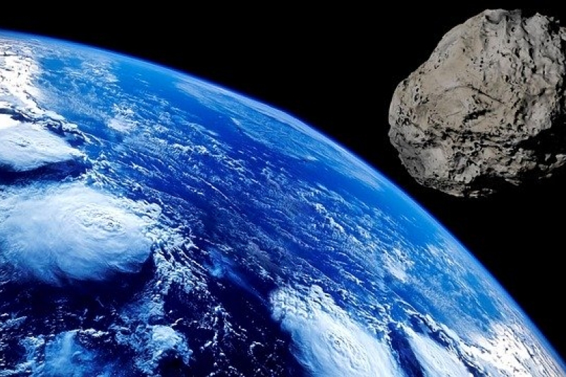 Погибнет все живое: гигантский астероид может упасть на Землю 29 апреля