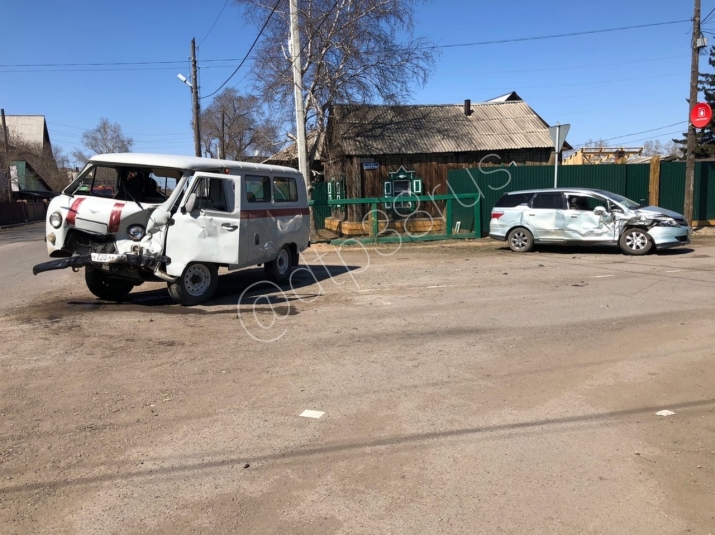 Четыре человека пострадали в ДТП УАЗа и Honda в Усть-Ордынском в Приангарье