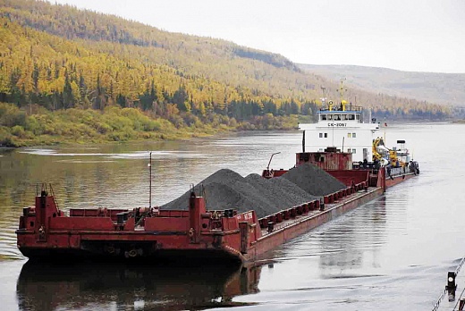 Первый уголь для северного завоза отправлен в Бодайбо по Лене