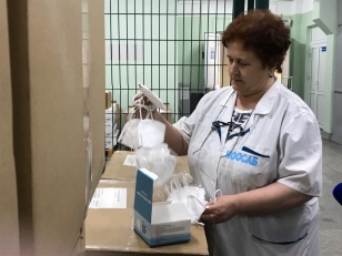 В Иркутскую область поступили средства индивидуальной защиты для медиков