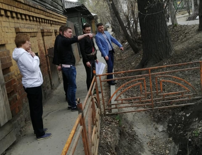 Депутаты Думы Иркутска осмотрели проблемные территории в своих избирательных округах