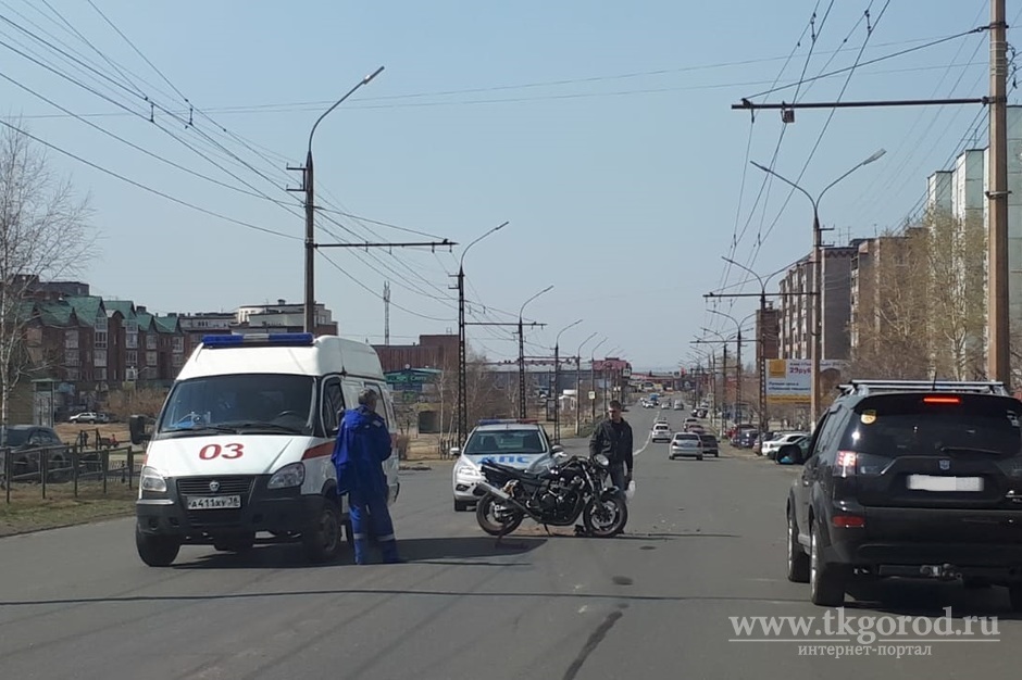 Мотоциклист пострадал в аварии на улице Крупской в Братске