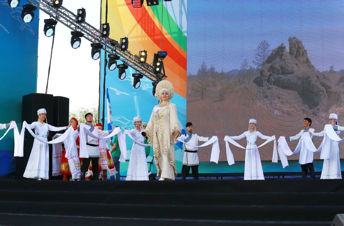 Более 10 тыс. москвичей отпраздновали юбилей Иркутской области