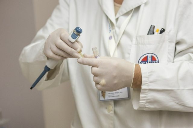 Стаж врачей предлагают увеличить в три раза за работу во время коронавируса