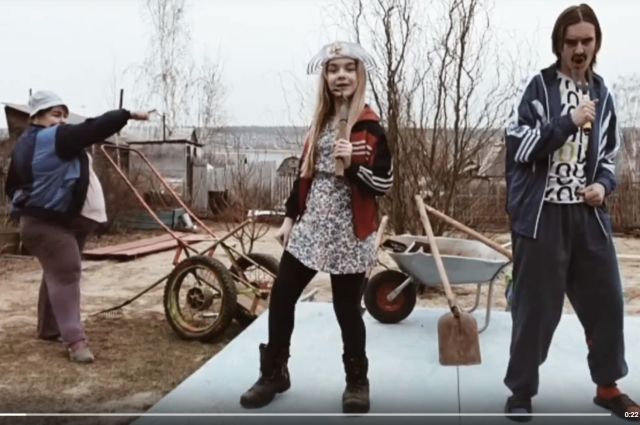 Семья из Братска сняла «дачную» пародию на клип «Uno» группы Little big
