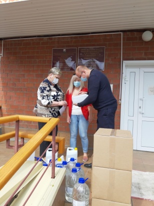 Партия антисептиков доставлена в Дом-интернат для престарелых и инвалидов в поселке Усть-Ордынский