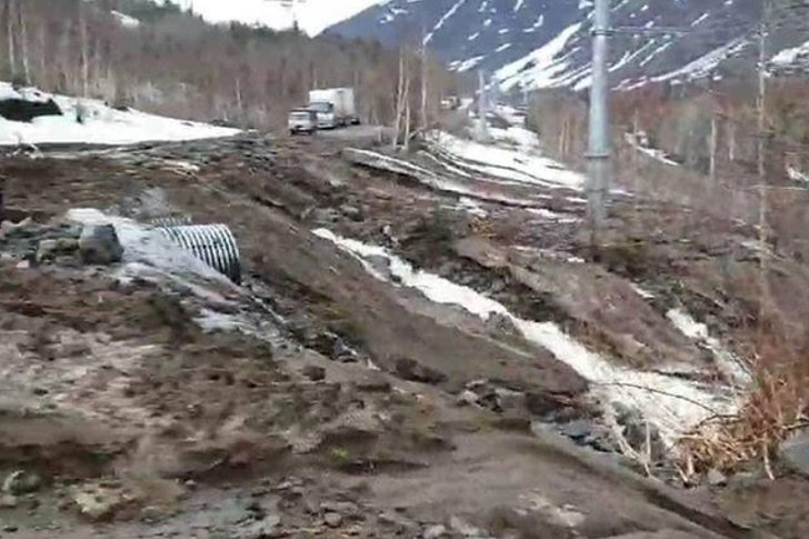 На автодороге «Усть-Кут-Северобайкальск» закрыт проезд из-за сошедшей лавины