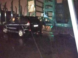 В Иркутске пьяный водитель Toyota Land Cruiser протаранил тепловоз