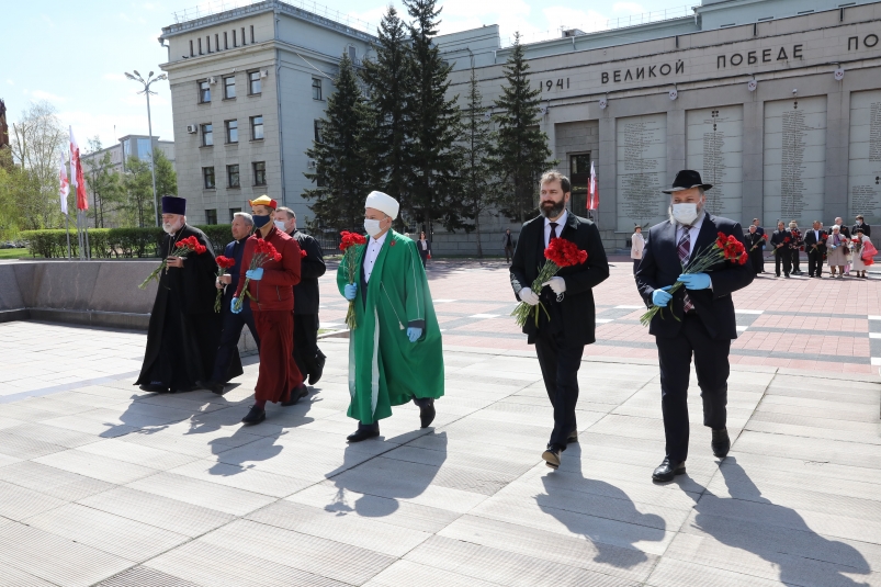 Депутаты Заксобрания Иркутской области почтили память павших в Великой Отечественной войне