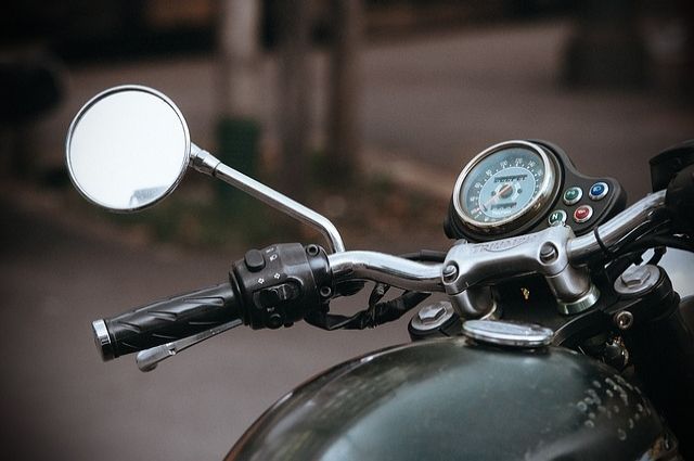 Мотоциклист сбил подростка в Тулунском районе и скрылся