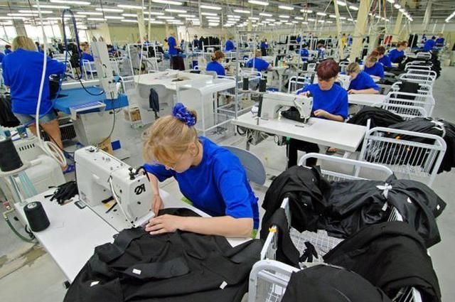 Перечень профессий для обучения безработных приняли в Иркутской области